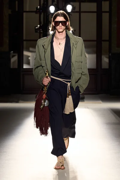 Look 4